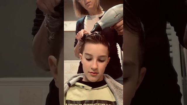 Lavaggio capelli e piega смотреть онлайн
