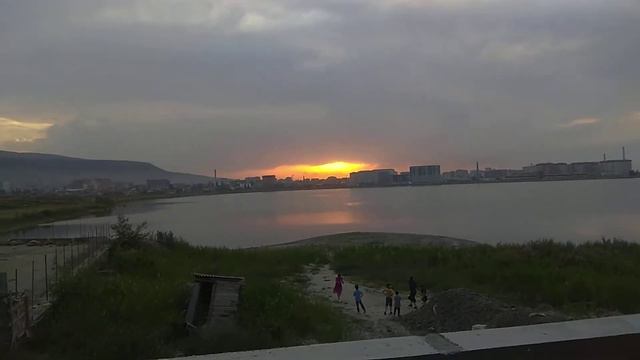 Махачкала лето с пасмурно(1) смотреть онлайн