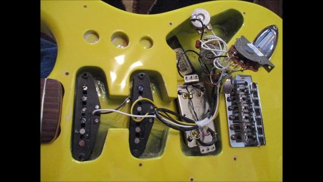 2005 FSR Fender Stratocaster Blackout Review & MODS By Scott Grove смотреть онлайн