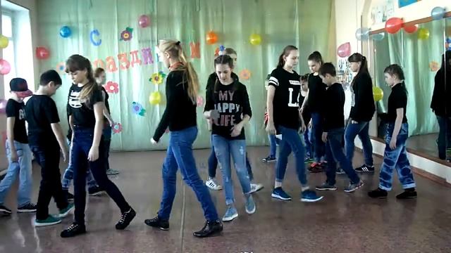 Хип хоп. фитнес клуб "Лотос".г.Омск Фитнес клуб "Лотос", ул. 1-я Казахстанская,1 смотреть онлайн