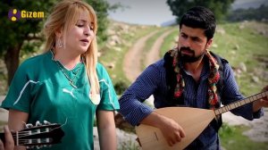 Курдская девушка поёт очень красиво