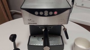 Кофемашина рожковая Кофеварка REDMOND RCM-1503