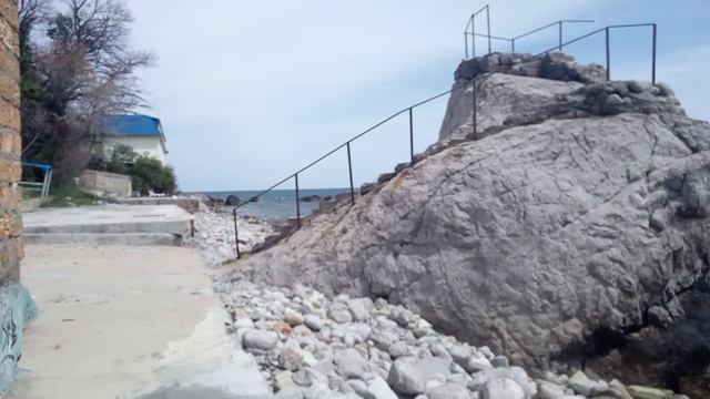 Симеиз. Станет ли "промзона" когда-нибудь полноценным пляжем? смотреть онлайн