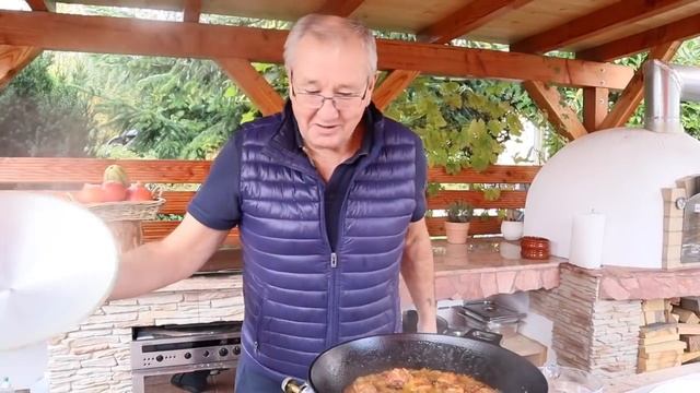 Жаркое с Мясом, Кислой капустой и парными Пампушками / Наш Семейный Фасон / У Клима смотреть онлайн