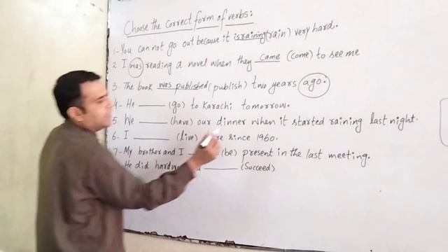 Choose the Correct form of verb. смотреть онлайн