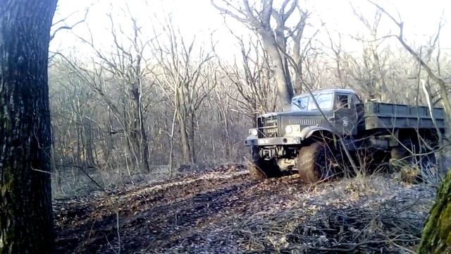 КрАЗ выезжает. Жесть смотреть онлайн