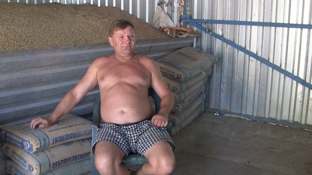 Купили корма, зимовать теперь можно. ЯЧМЕНЬ УЖЕ 13000 Руб. смотреть онлайн