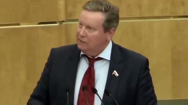 НА ЭТО НЕВОЗМОЖНО ПРОЖИТЬ! ДЕПУТАТ О ПОВЫШЕНИИ МРОТ! РАЗНЕС ПОЛИТИКУ ЕДИНОРОССОВ смотреть онлайн