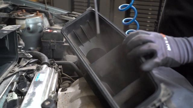 Wie TOYOTA RAV4 II Luftfilter wechseln [AUTODOC TUTORIAL] смотреть онлайн