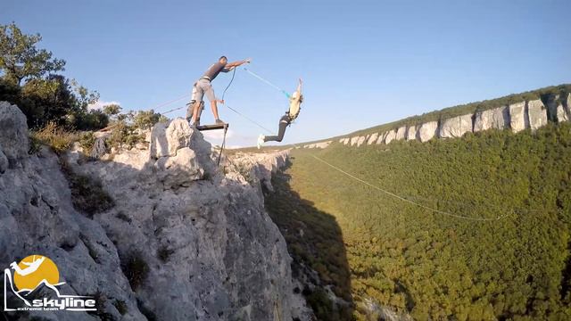 Елена Змеиное Ущелье Прыжок с верёвкой в Крыму с командой Skyline смотреть онлайн