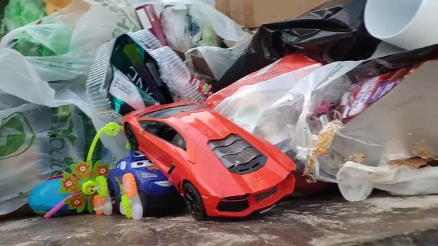 Что можно найти на мусорках Санкт-Петербурга? Находки на мусорке! смотреть онлайн