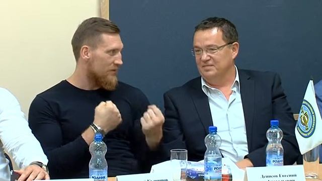 Дмитрий Кудряшов в боксерском клубе РГЭУ РИНХ смотреть онлайн