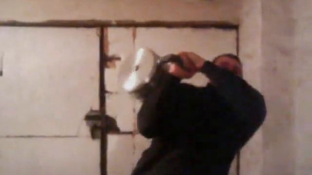 МИХАИЛ КУРДЮКОВ ШВУНГУЕТ НОВЕНЬКУЮ НАБОРНУЮ ГИРЮ В 78КГ! ГИРЕВОЙ АЛЬМАНАХ-2011.OH 78KG KETTLEBELL P смотреть онлайн