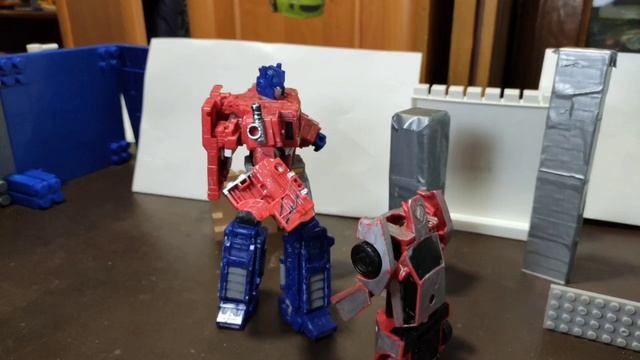 Transformers Optimus Vs Decepticons