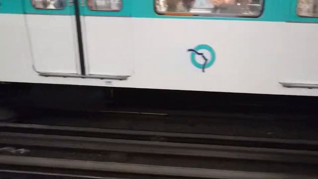 Французское метро на резиновых колёсах. смотреть онлайн