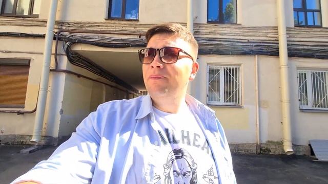 Переезд в Питер. Как найти новых друзей по интересам в чужом городе смотреть онлайн