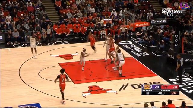 TREVOR ARIZA IS BACK & MADE HIS 1ST TRIPLE AS A LAKER I LAKERS VS BULLS смотреть онлайн