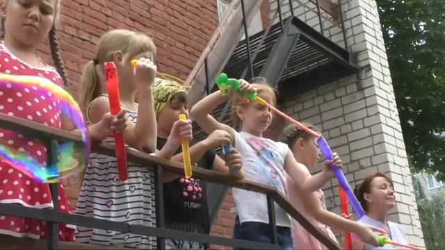 Чем отличается летний школьный лагерь на базе Дома детского творчества? смотреть онлайн