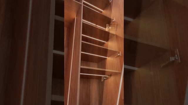 Hamiltoun мебель, шкаф и панели в кабинет, шпон палисандра индийского смотреть онлайн