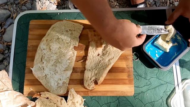 Лаваш с сыром и томатами на костре. Lavash with cheese and tomatoes. смотреть онлайн