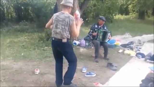 Эти гармонисты взорвали интернет!!! Очень красивый проигрыш на аккордеоне!!! смотреть онлайн