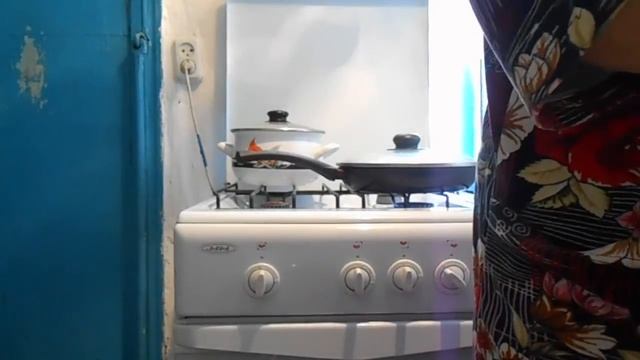 VLOG- Болтология. Готовлю. Получился Винегрет на сковороде.)))? смотреть онлайн