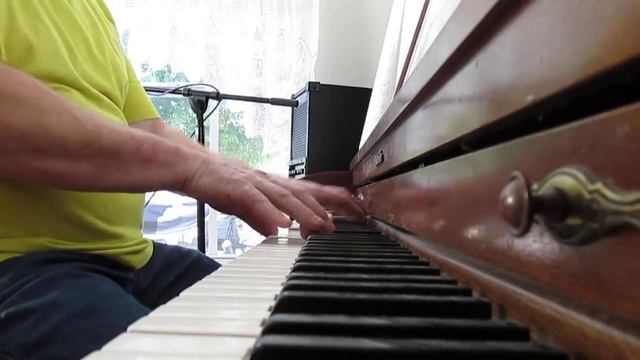 Simon Peter Dodge playing on Piano Amazing Grace / Grace That Is Greater Medley смотреть онлайн