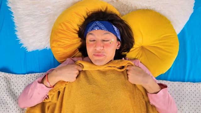 WHAT?! ? Crazy PARENTING HACKS! Being BABYSITTER to a VAMPIRE KID by La La Life Games смотреть онлайн