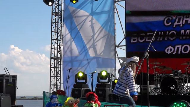 Выступление голубей (ВМФ 2014 Кронштадт) смотреть онлайн