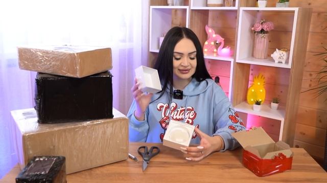 в ПОТЕРЯННЫХ ПОСЫЛКАХ нашла APPLE технику! Удачная распаковка / Mystery Box VS Потерянный Чемодан ! смотреть онлайн