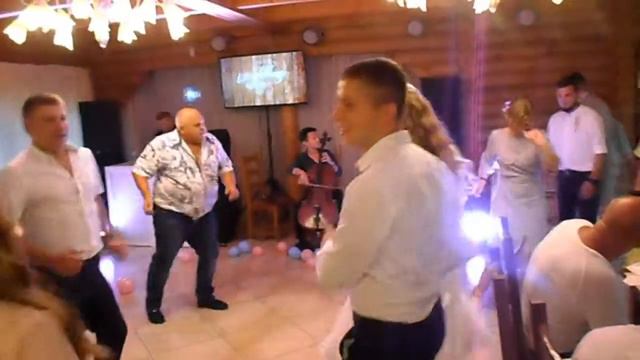 Свадьба наполненая свежестью и легкостью 💕Виолончелист на свадьбе смотреть онлайн