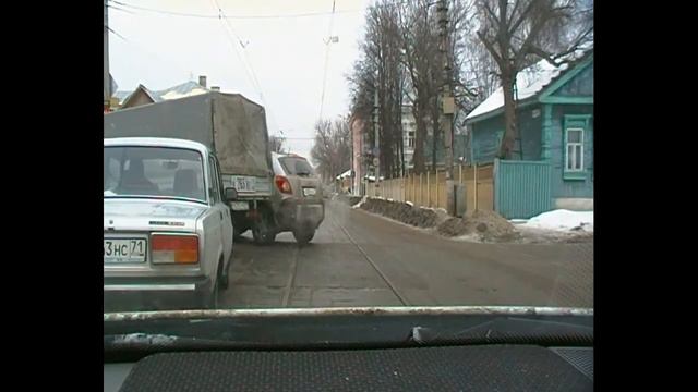 ПОВОРОТ НАЛЕВО С ТРАМВАЙНЫХ ПУТЕЙ смотреть онлайн