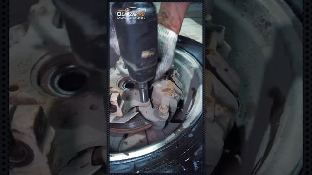 Сломало гайку на колесе, что делать#shorts смотреть онлайн