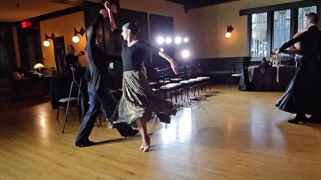 Tango | Aleks & Megan смотреть онлайн