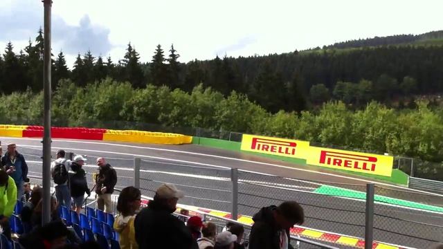 Gold 3 Grandstand View - F1 2011 - Belgium Spa Francorchamps смотреть онлайн