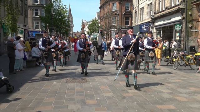 Scotland the Brave as Perth Pipe Band lead the Mela Festival Parade through Perth City Centre 2023 смотреть онлайн