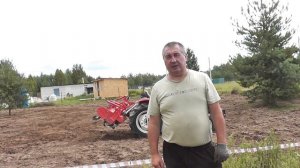 Вспашка  целинного участка земли японским мини трактором Mitsubishi GS 230  в Московской области.