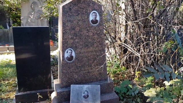 Призрак Иосифа Джугашвили на могиле жены (min) 20.09.2018. смотреть онлайн