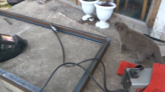 Сварка железной лестницы. Площадка смотреть онлайн