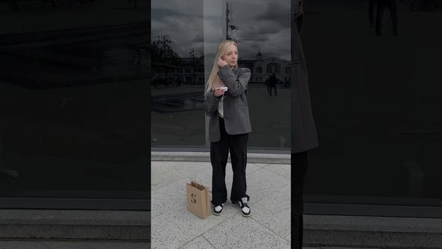 AirPods Pro 2, чехол в подарок! Заказать TG: SAYRABEL #airpods смотреть онлайн