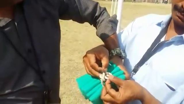 How to tie a knot of National Flag смотреть онлайн