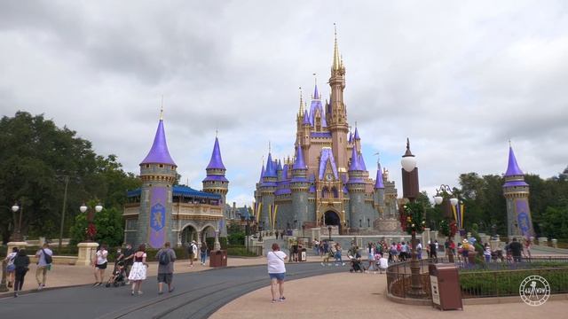 Magic Kingdom 2020 Christmas Decorations At Walt Disney World In Orlando Florida! November 1 2020 смотреть онлайн
