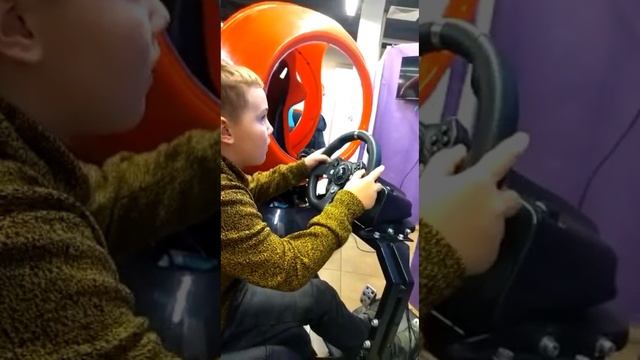 Я играю в гонки смотреть онлайн