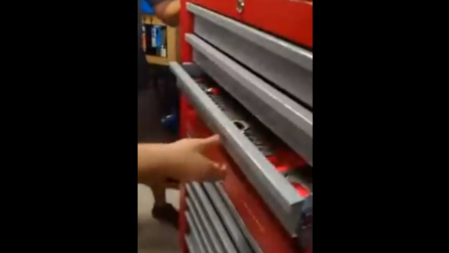 Как удивить обычных мужиков смотреть онлайн