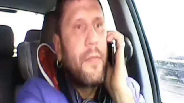 Александр Бондаренко говорит по телефону смотреть онлайн