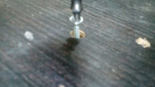 Как выкрутить шуруп, саморез с сорванными гранями, шлицами 100% результат (спец инструмент)