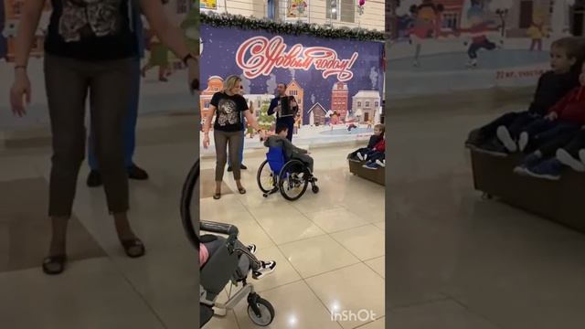 Эдуард Жигунов с подарками посетил Дом ребенка в г. Нальчик устроил праздник для детей .