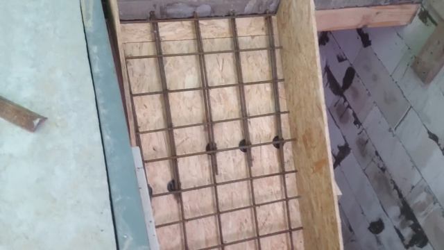 СТРОИМ ДОМ ИЗ ГАЗОБЕТОНА. Опалубка для монолитной лестницы. Часть1. смотреть онлайн