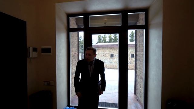 Уютный дом в итальянском стиле с камином, "вторым светом", витражами, 4 спальнями в Акиньшино смотреть онлайн