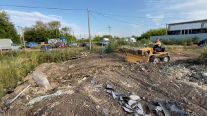Т-02.03 Уралец на гусеницах.  Установлена гидравлика и планировка строительного мусора.